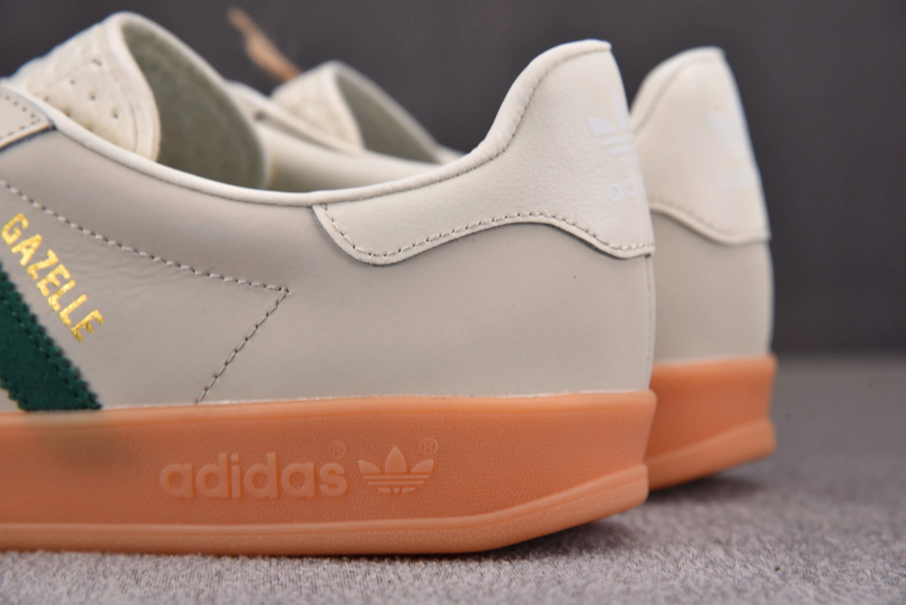 adidas originals Gazelle Off-White