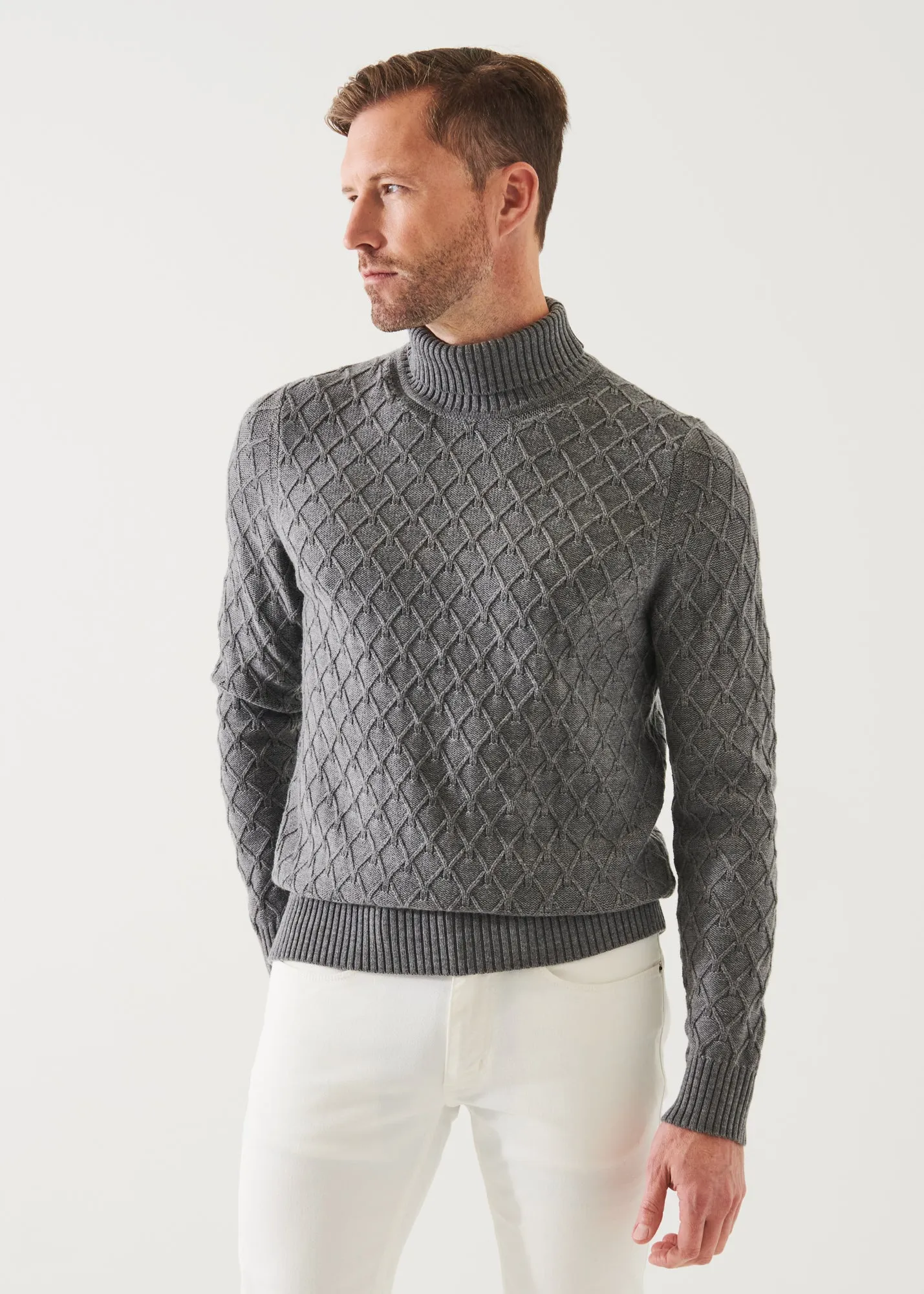 CABLE KNIT TURTLENECK