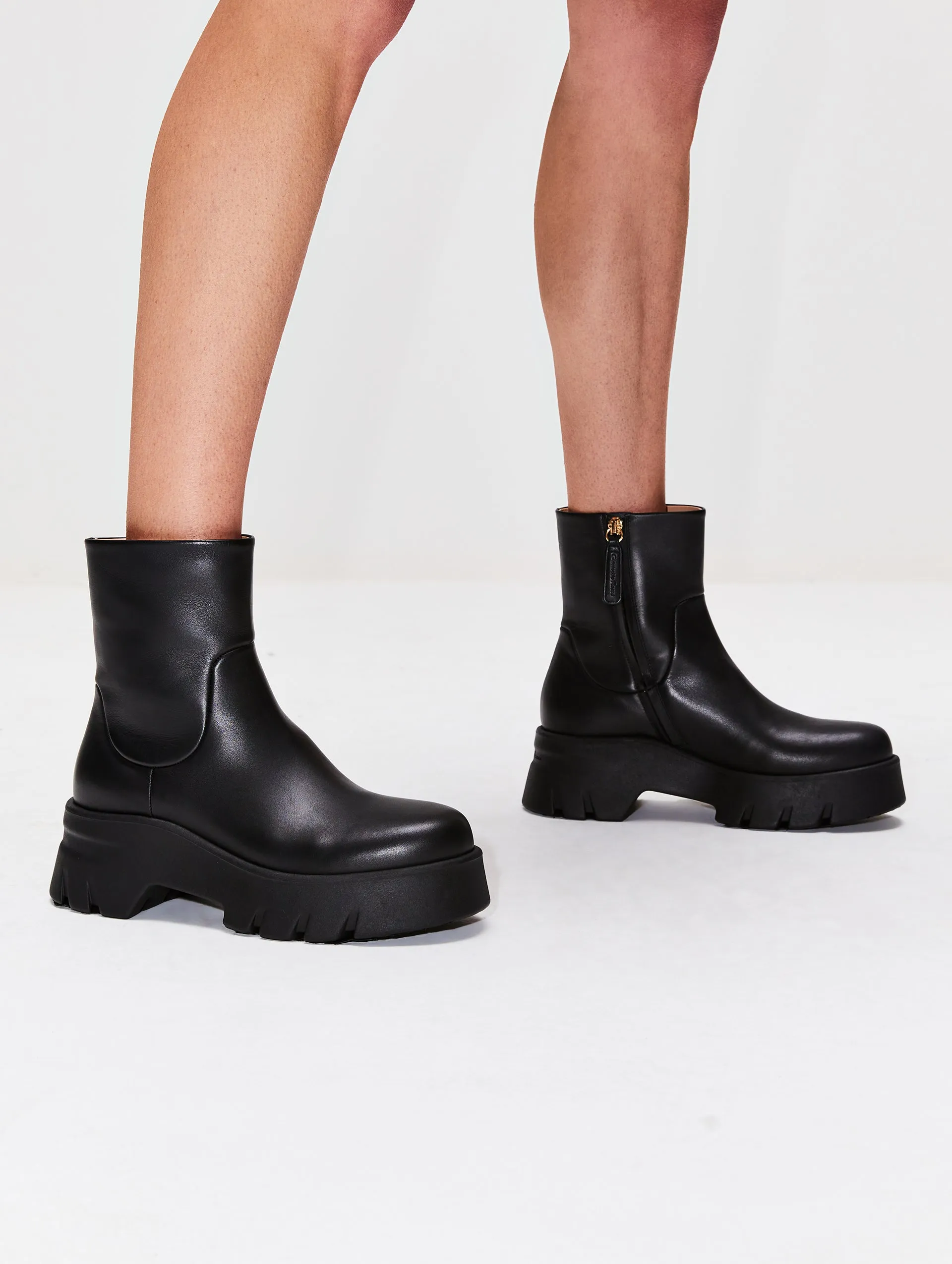 Montey Chelsea Boot