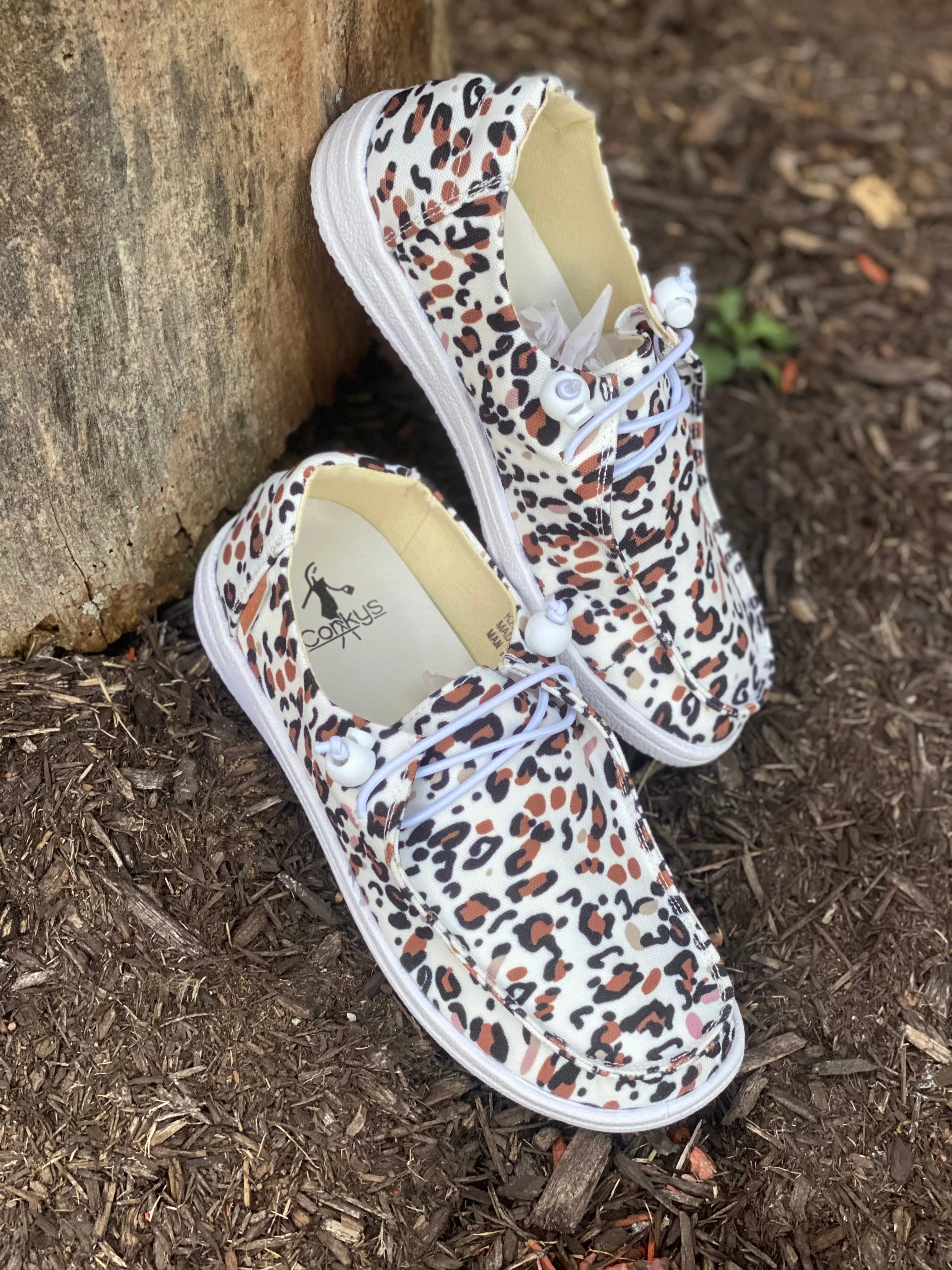 White Leopard Kayak (1)